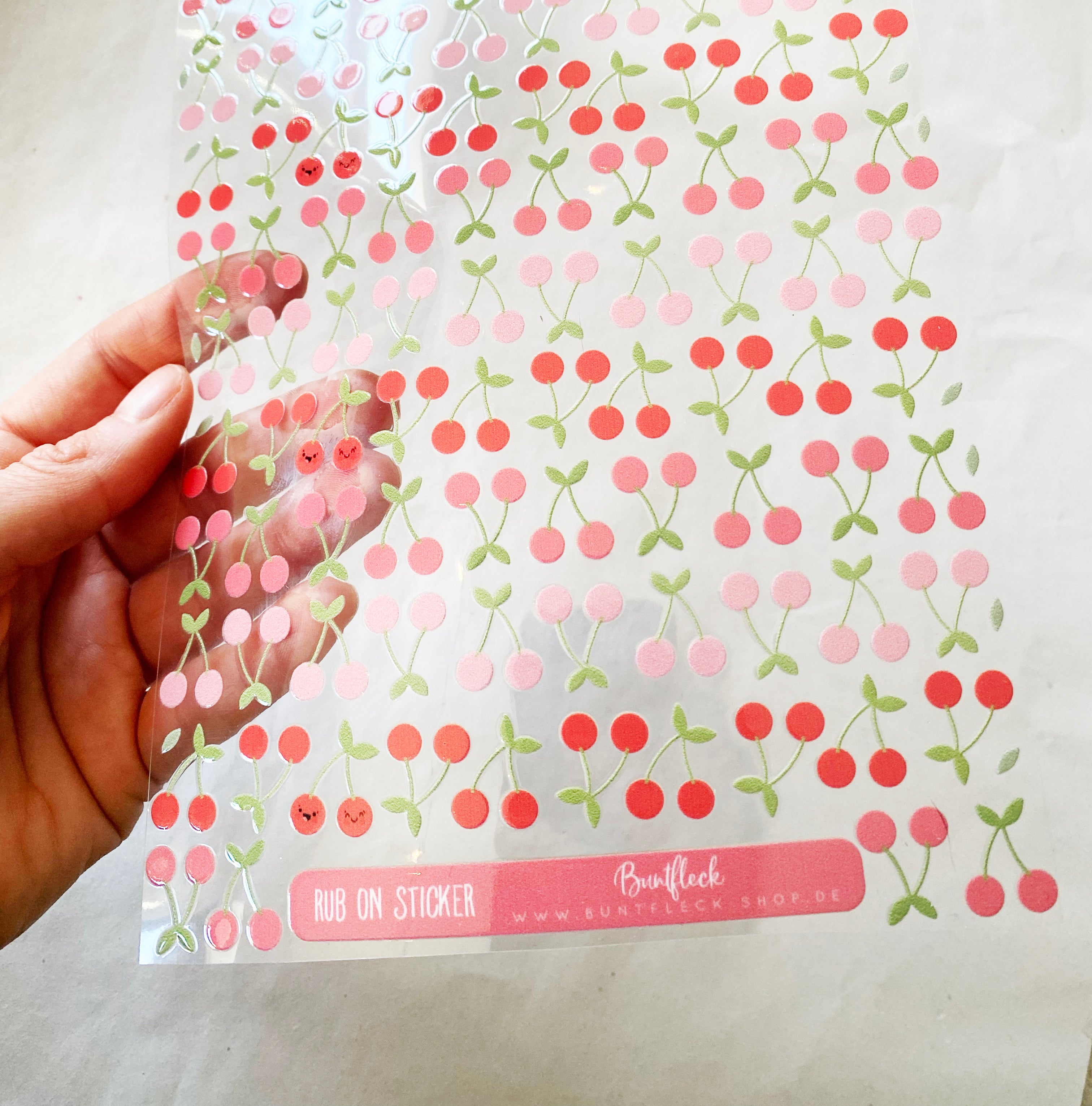 RANDLOSE Sticker / Rub on / für alle glatten Oberflächen / für die Trinkflaschen/Brotdose/ Fahrrad/robust /für innen und außen - Kirschen