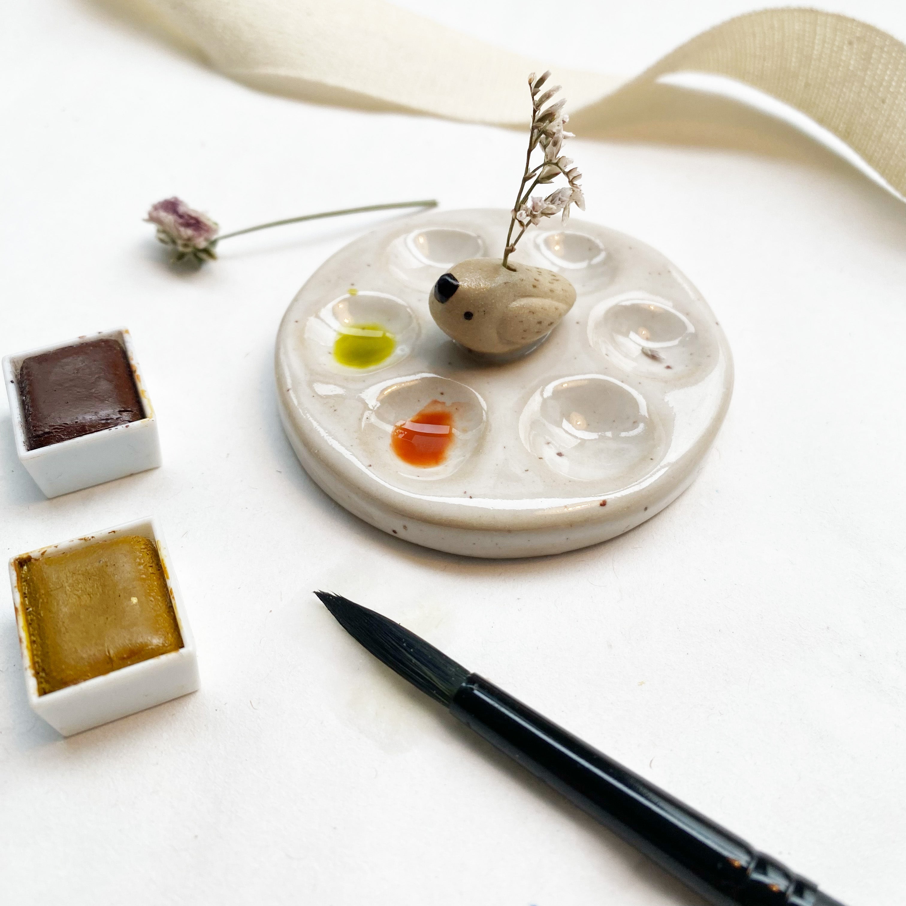 runde Mini-Mischpalette mit Vögelchen