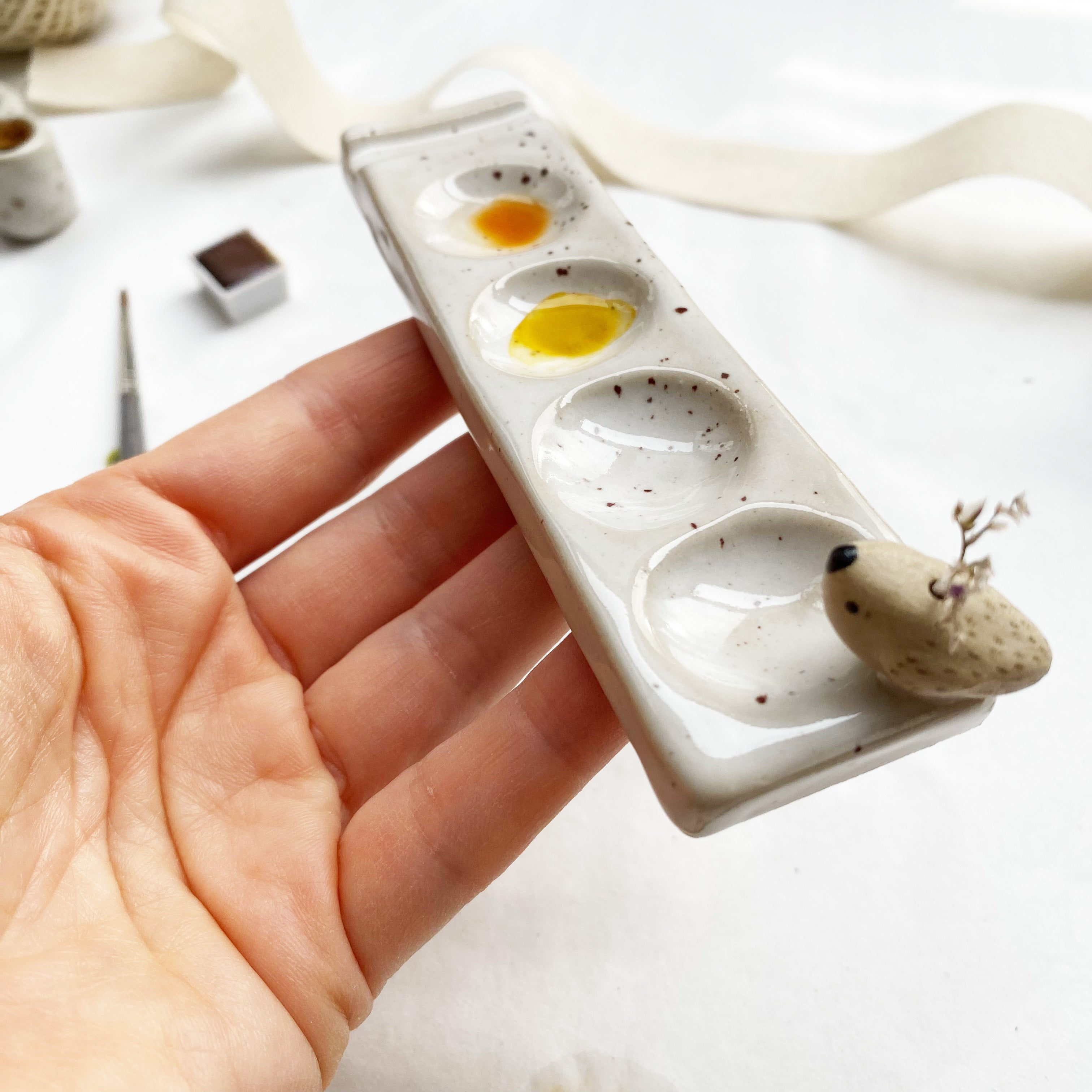 Längliche Mini-Mischpalette mit Vögelchen + Pinselablage