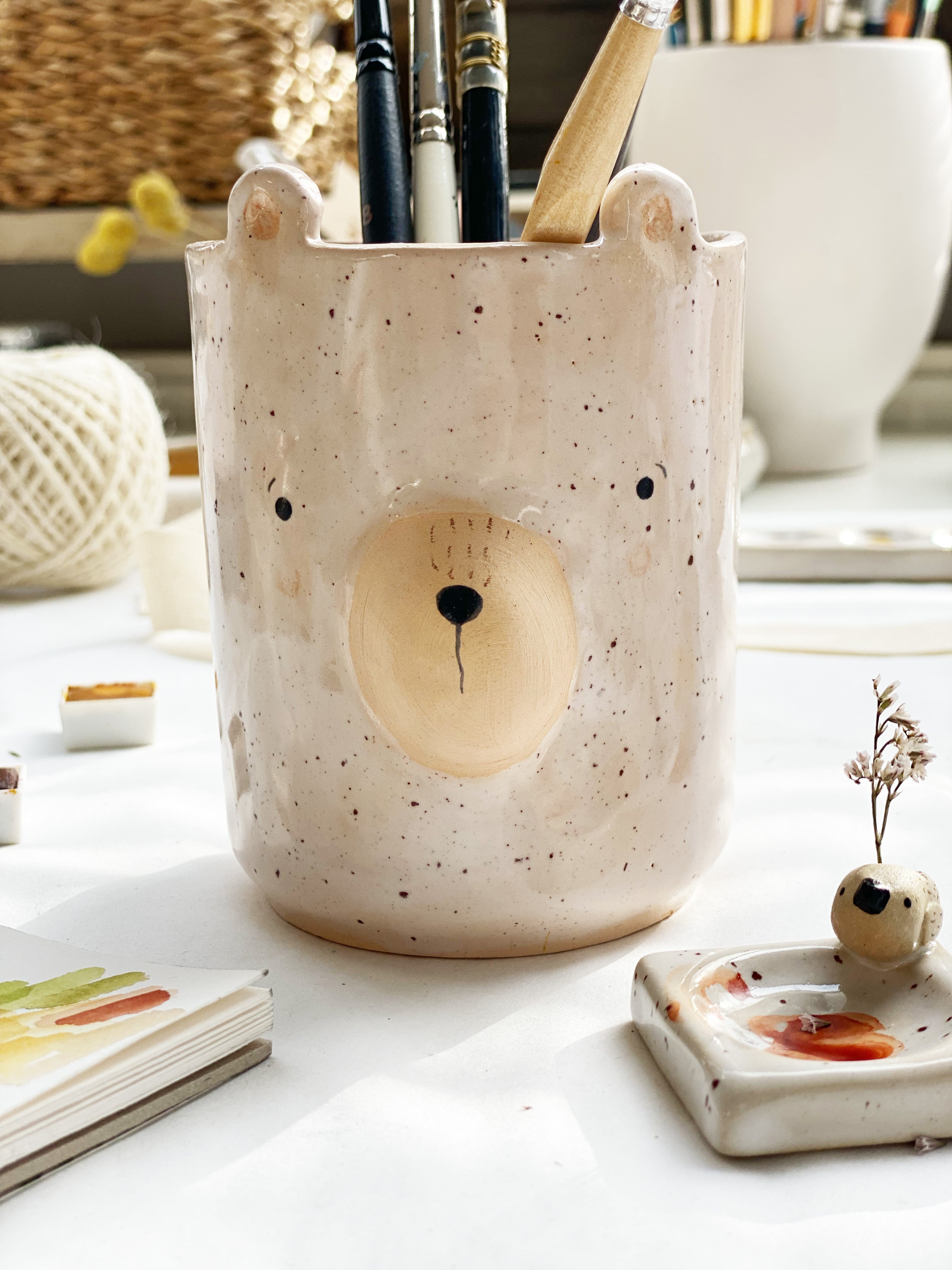 Pen holder with bear face
