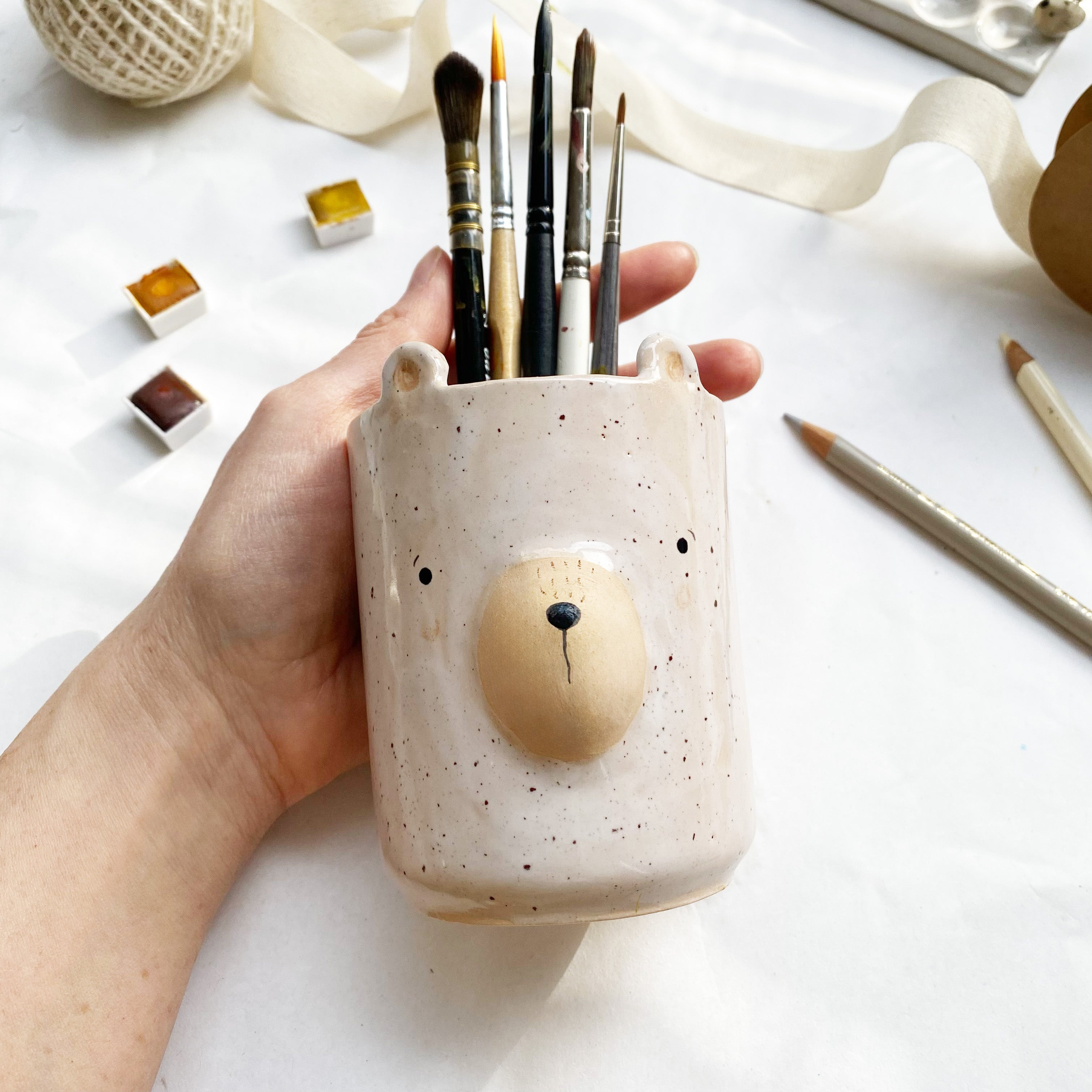 Pen holder with bear face