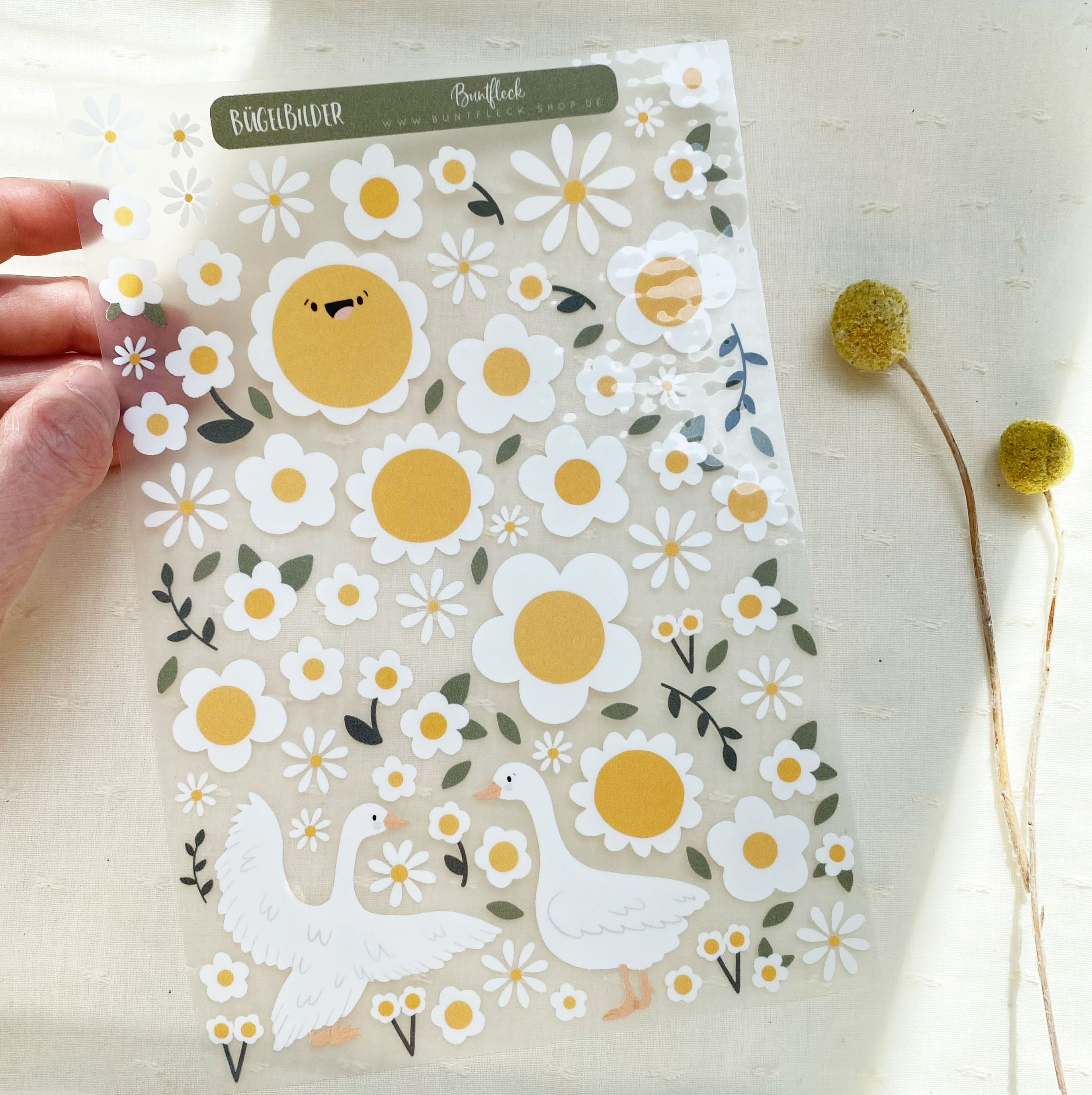 Iron-on patches geese + daisies in various sizes - Hot Peel / Iron on / Appliques / Patterns