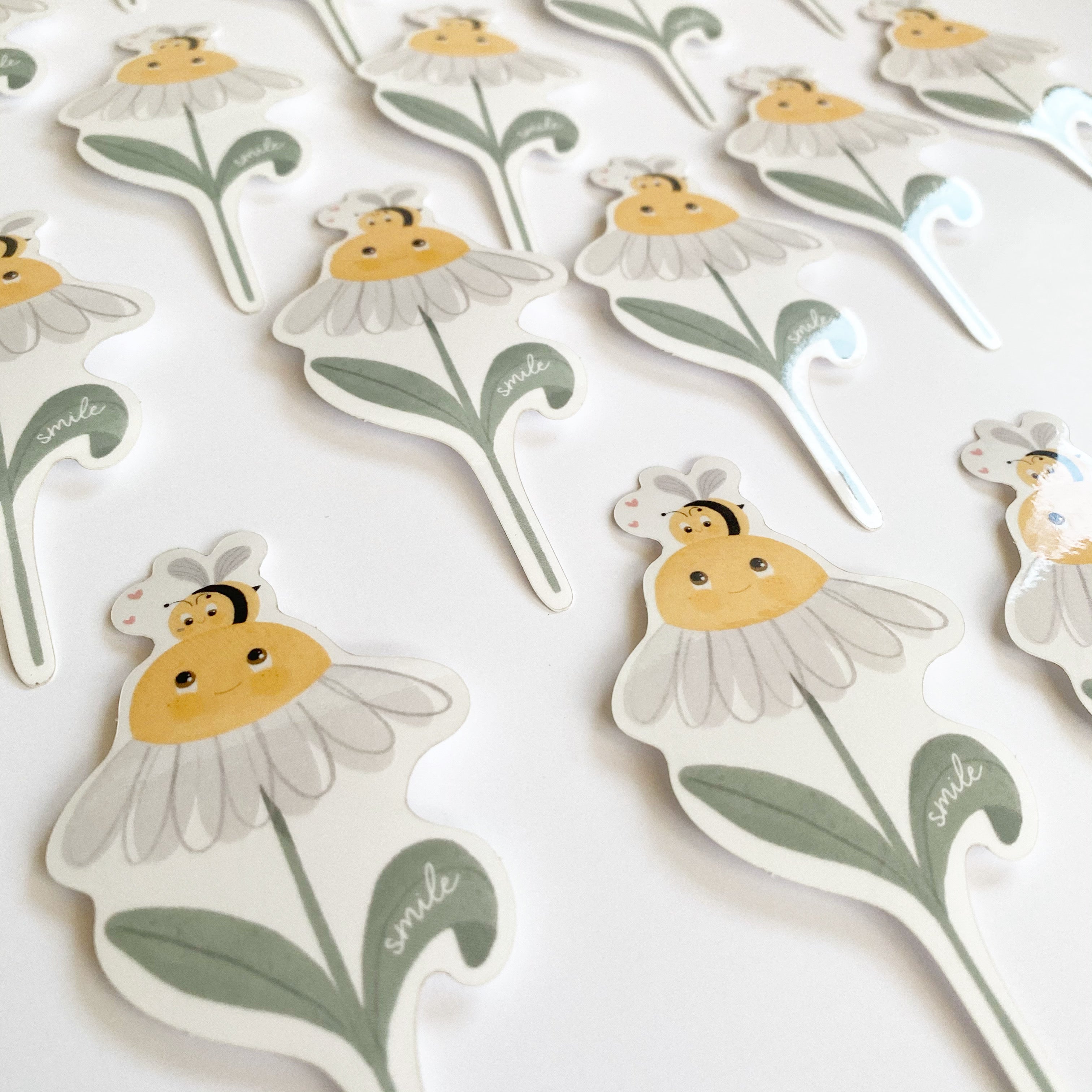 Aufkleber Vinyl mit transparentem Rand -Blume trifft auf Bienchen