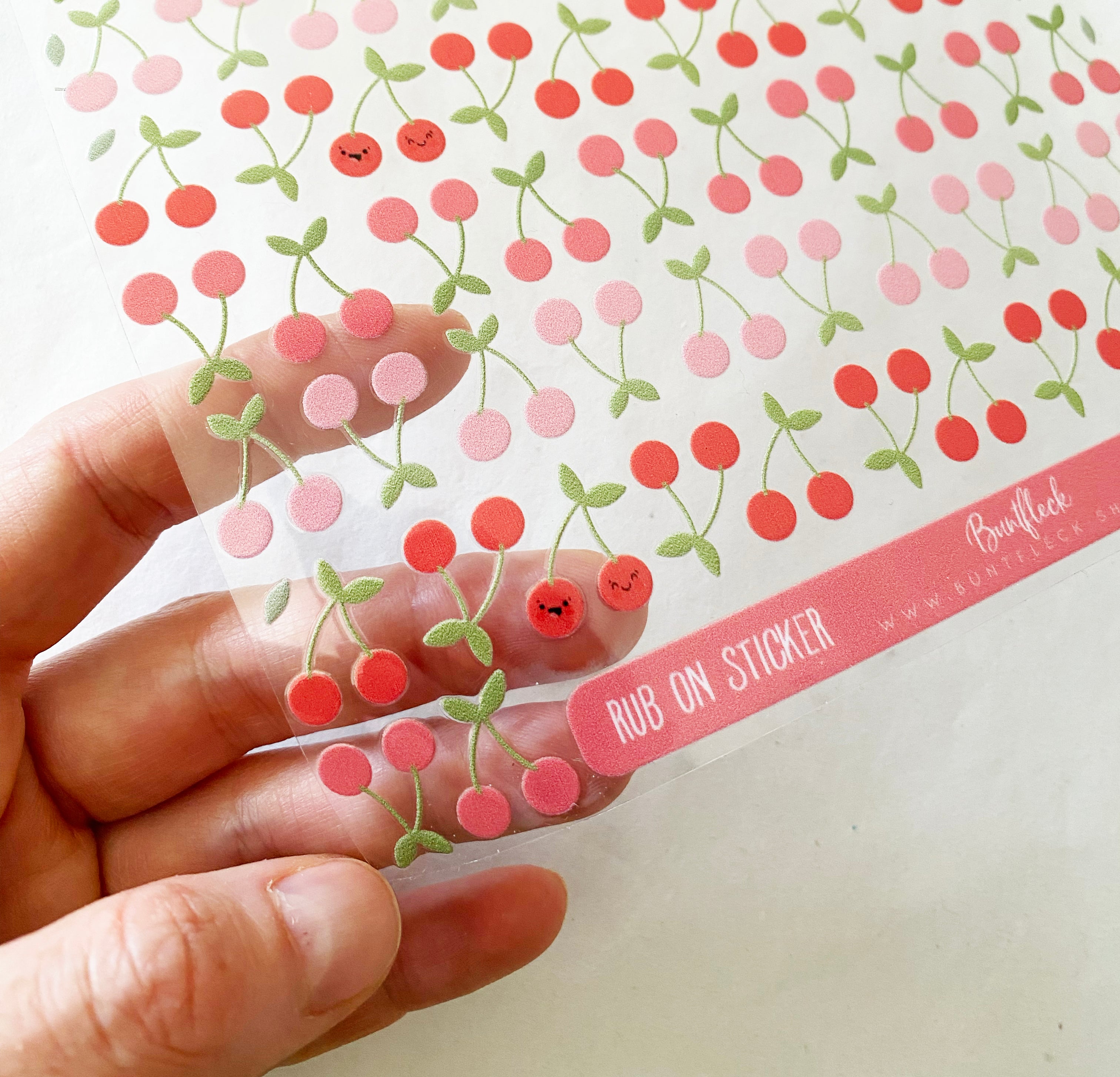 RANDLOSE Sticker / Rub on / für alle glatten Oberflächen / für die Trinkflaschen/Brotdose/ Fahrrad/robust /für innen und außen - Kirschen