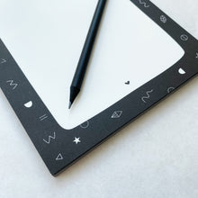 Laden Sie das Bild in den Galerie-Viewer, Notizblock - Geometric black