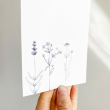 Laden Sie das Bild in den Galerie-Viewer, Karte/Postkarte/Grußkarte - zarte Blumen