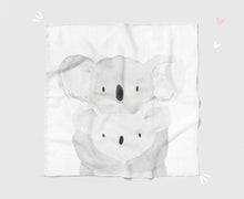 Laden Sie das Bild in den Galerie-Viewer, Baby Geschenkbox / Newborn Set / Mulltuch - Koala